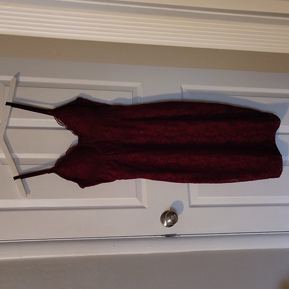 Elegant Lace Burgundy Chemise